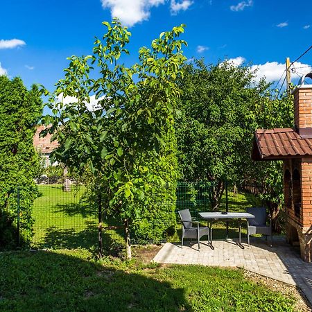 Вілла Eross Kulcsoshaz Lazarea Екстер'єр фото