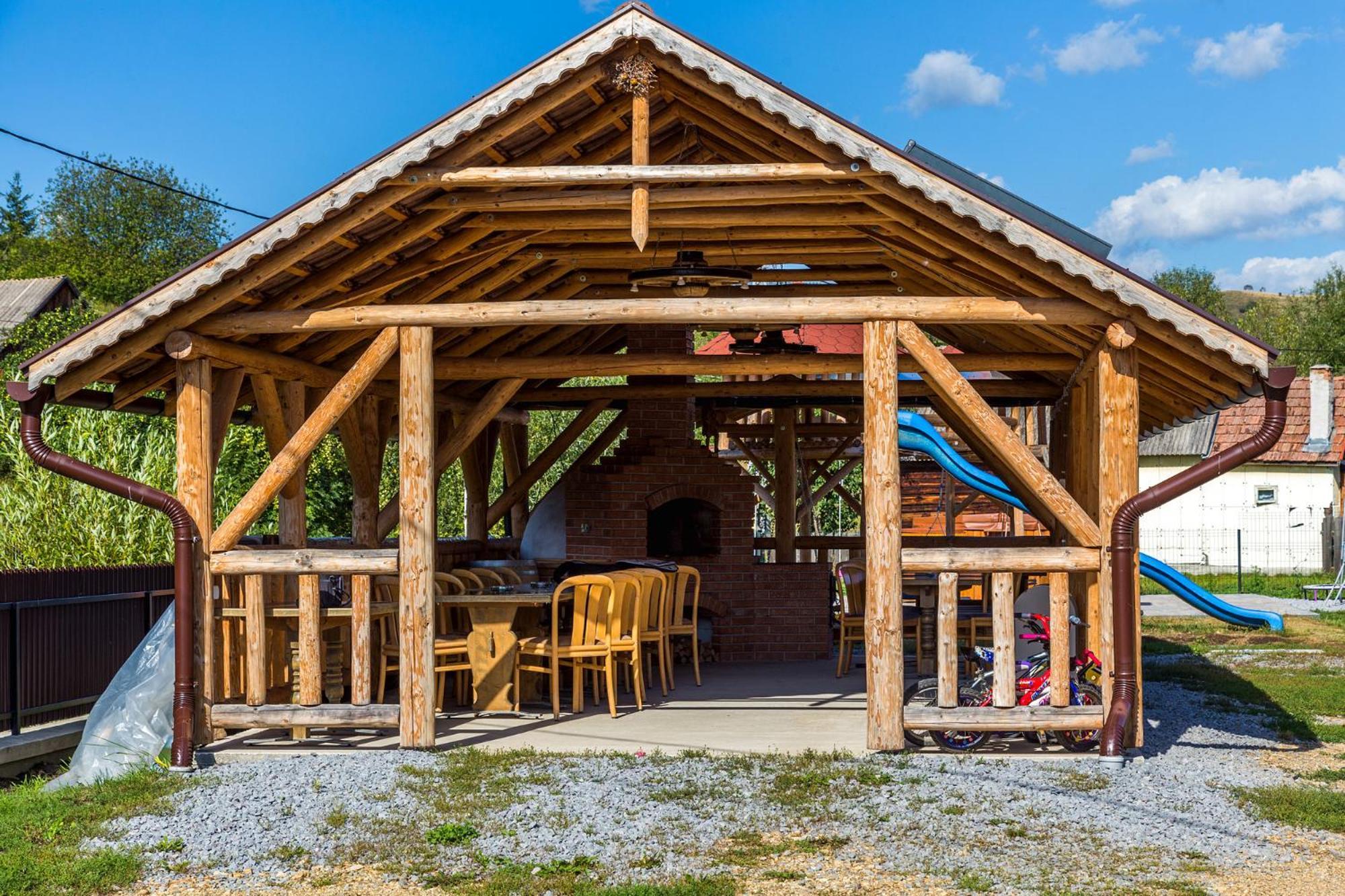 Вілла Eross Kulcsoshaz Lazarea Екстер'єр фото